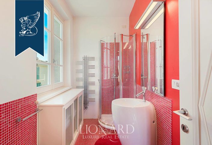 Image No.18-8 Bed Villa for sale