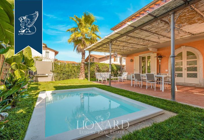 Image No.3-8 Bed Villa for sale