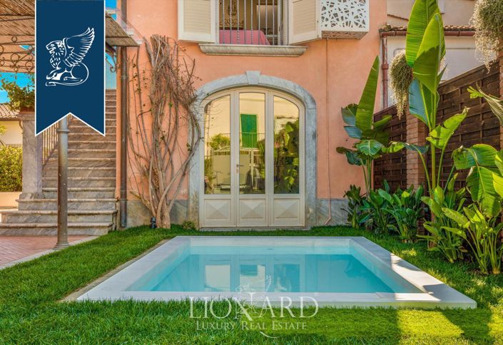 Image No.4-8 Bed Villa for sale