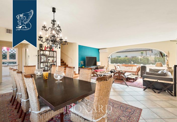 Image No.7-8 Bed Villa for sale