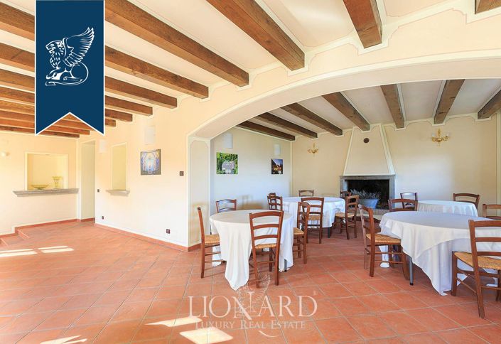 Image No.58-10 Bed Villa for sale