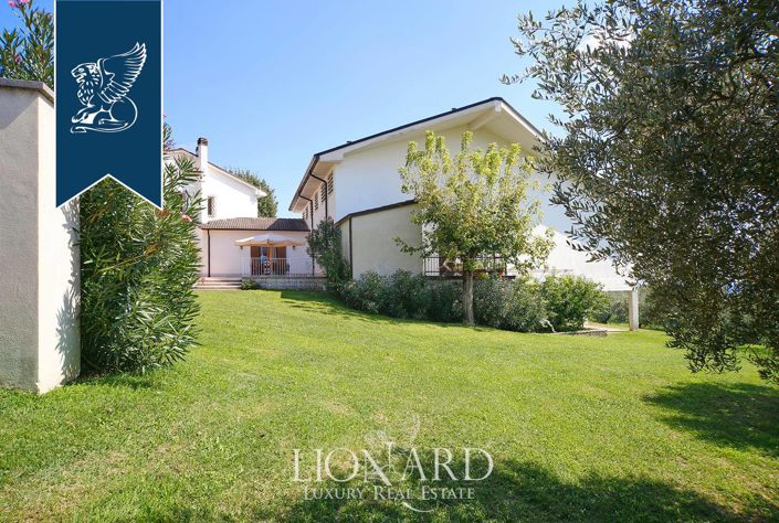 Image No.17-6 Bed Villa for sale