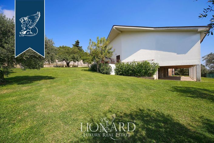 Image No.18-6 Bed Villa for sale