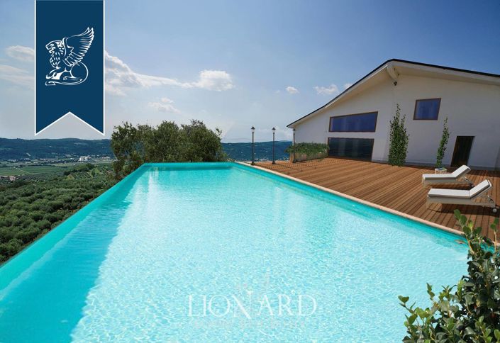 Image No.30-6 Bed Villa for sale