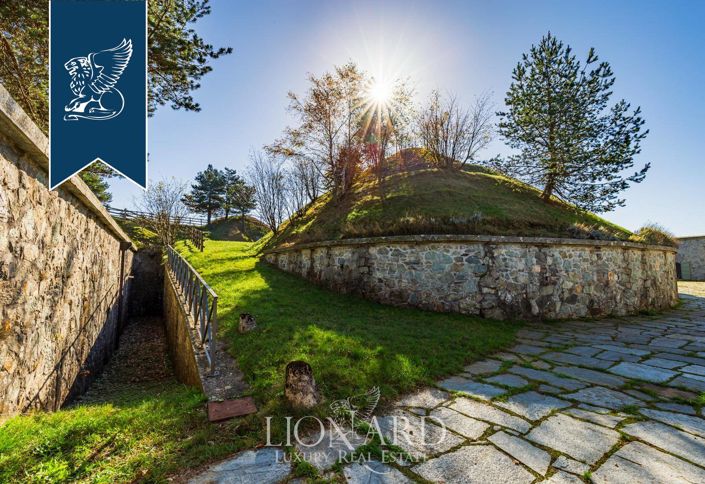 Image No.11-5 Bed Property for sale