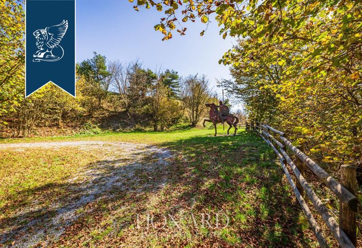 Image No.18-5 Bed Property for sale