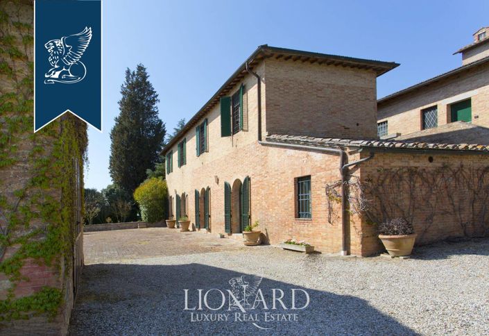 Image No.17-10 Bed Country House for sale