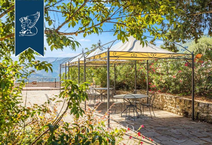 Image No.11-12 Bed Farmhouse for sale