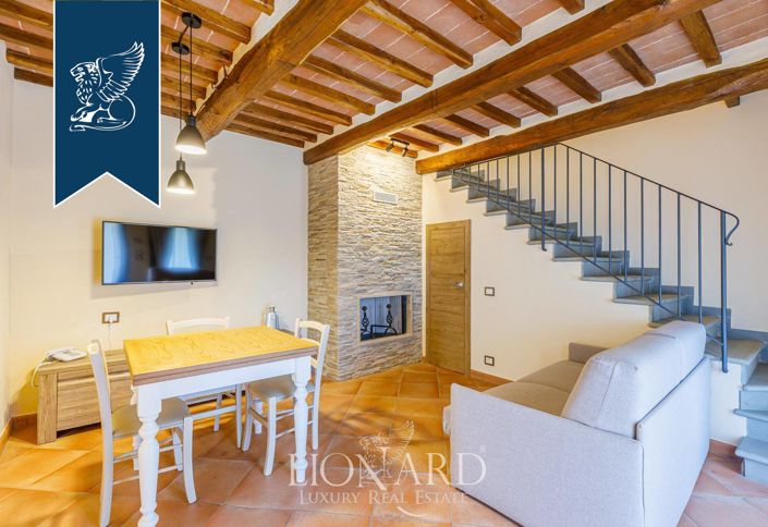 Image No.15-12 Bed Farmhouse for sale