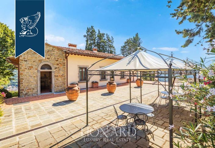 Image No.6-12 Bed Farmhouse for sale