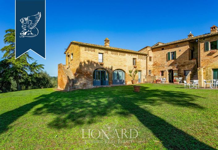 Image No.12-7 Bed Farmhouse for sale