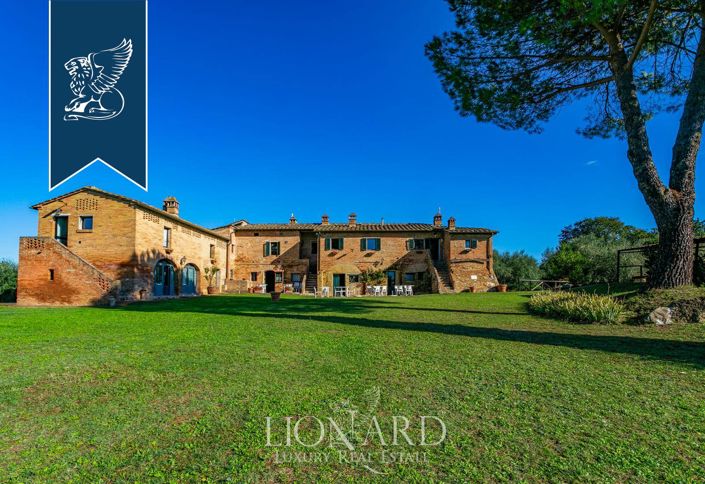 Image No.15-7 Bed Farmhouse for sale