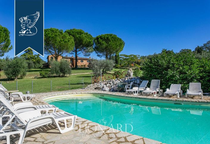 Image No.20-7 Bed Farmhouse for sale