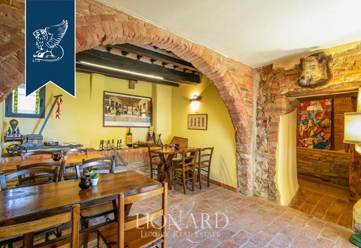 Image No.30-7 Bed Farmhouse for sale