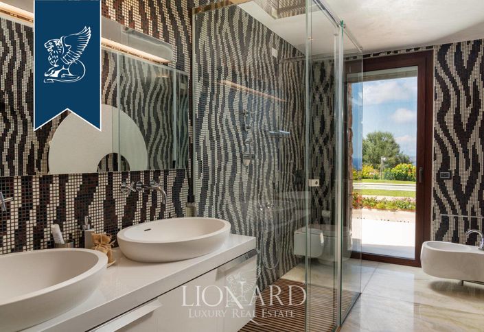 Image No.45-14 Bed Villa for sale