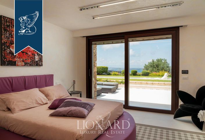 Image No.46-14 Bed Villa for sale