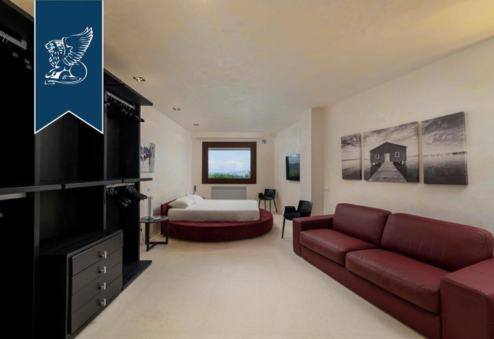 Image No.58-14 Bed Villa for sale