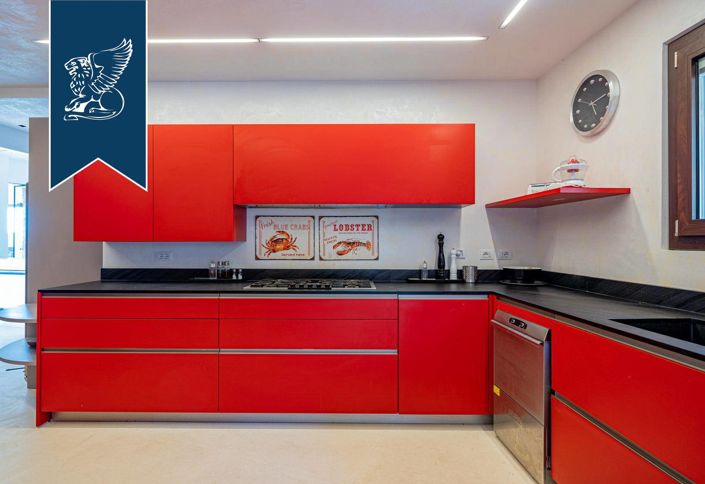 Image No.60-14 Bed Villa for sale