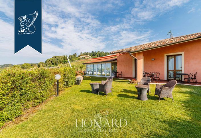 Image No.38-33 Bed Farmhouse for sale