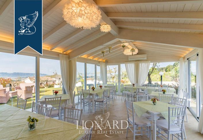 Image No.42-33 Bed Farmhouse for sale