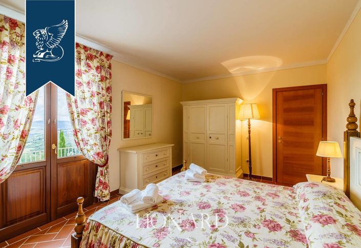 Image No.47-33 Bed Farmhouse for sale