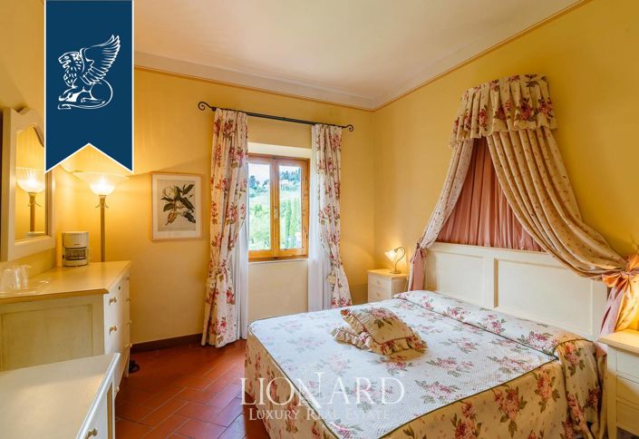 Image No.48-33 Bed Farmhouse for sale