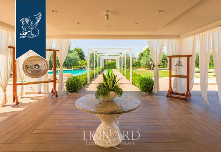 Image No.10-10 Bed Hotel for sale