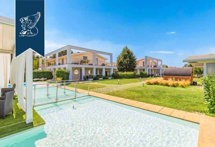 Image No.14-10 Bed Hotel for sale