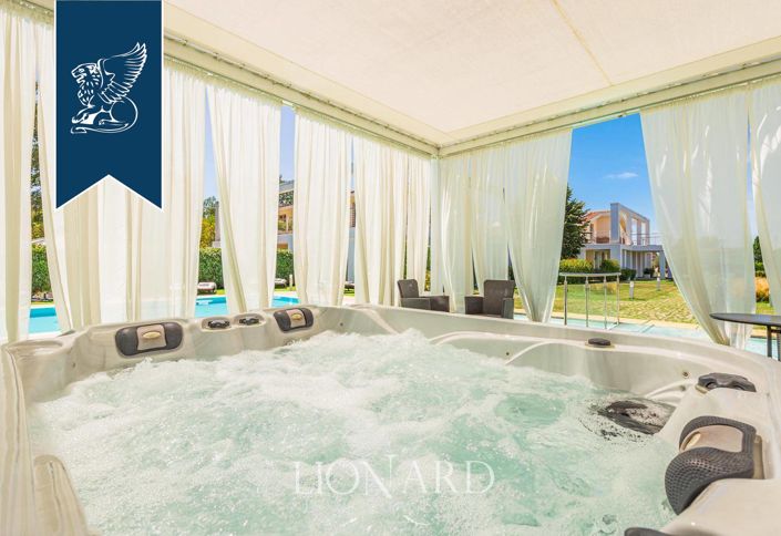 Image No.15-10 Bed Hotel for sale