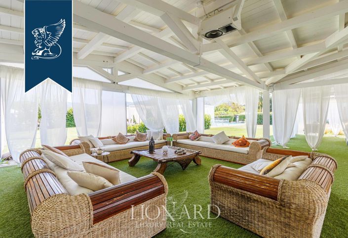 Image No.18-10 Bed Hotel for sale