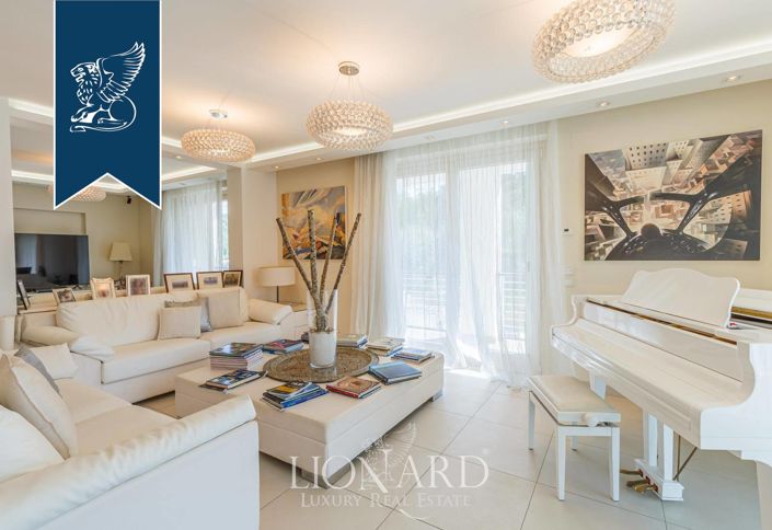 Image No.19-10 Bed Hotel for sale