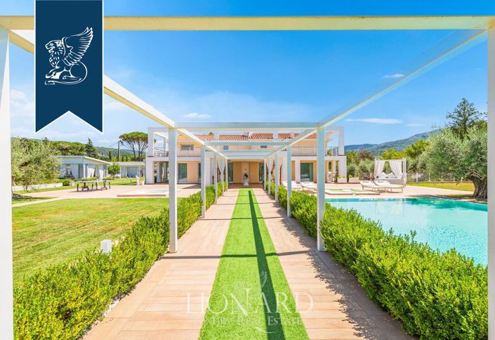 Image No.4-10 Bed Hotel for sale