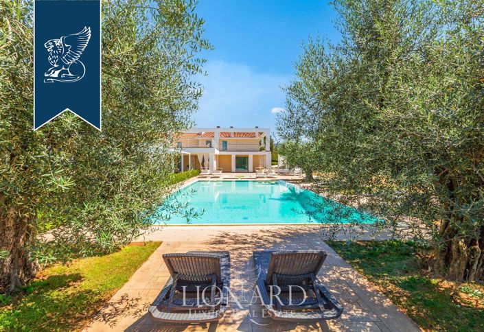 Image No.5-10 Bed Hotel for sale