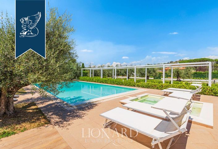 Image No.8-10 Bed Hotel for sale