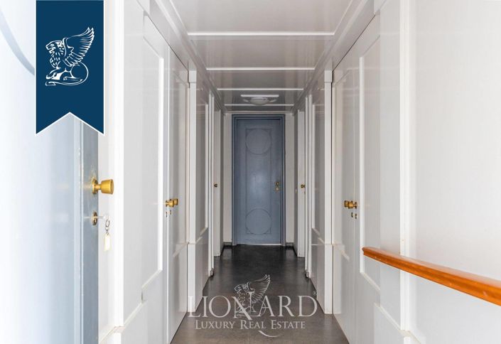 Image No.16-8 Bed Villa for sale