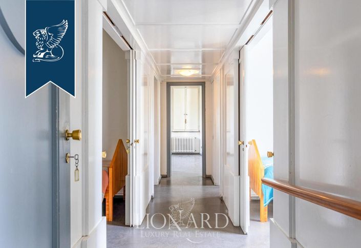 Image No.17-8 Bed Villa for sale