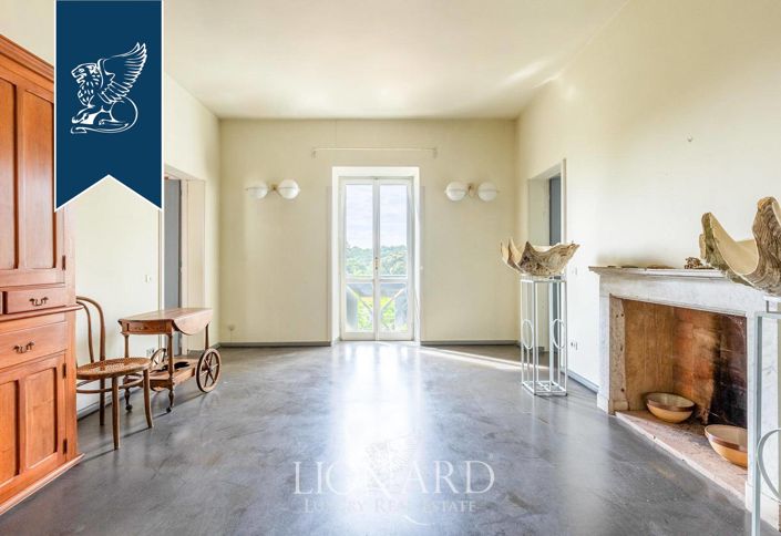 Image No.20-8 Bed Villa for sale