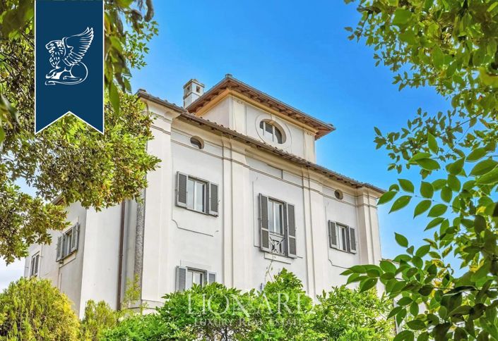 Image No.6-8 Bed Villa for sale