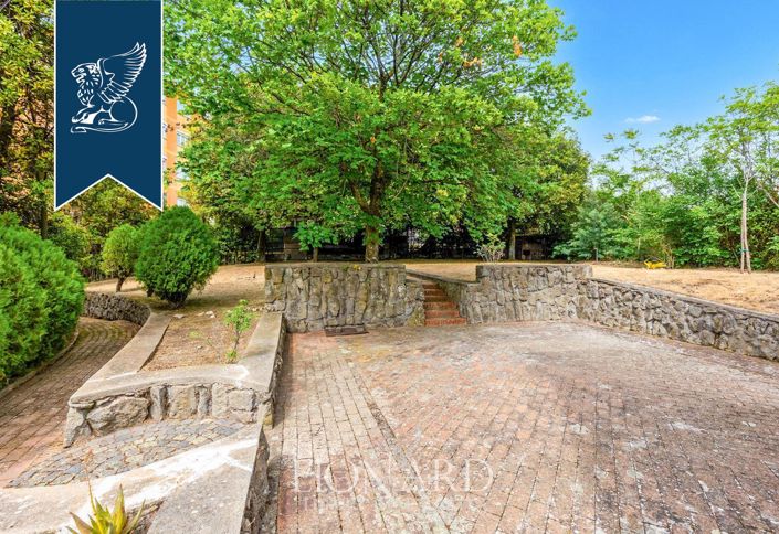 Image No.7-8 Bed Villa for sale