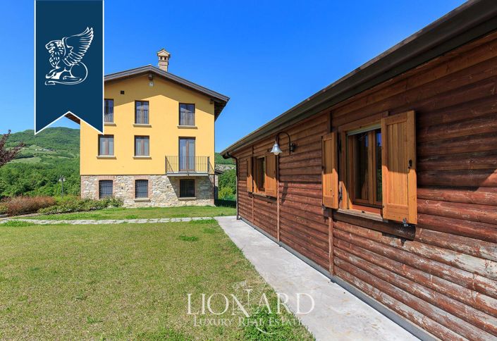 Image No.18-14 Bed Farmhouse for sale