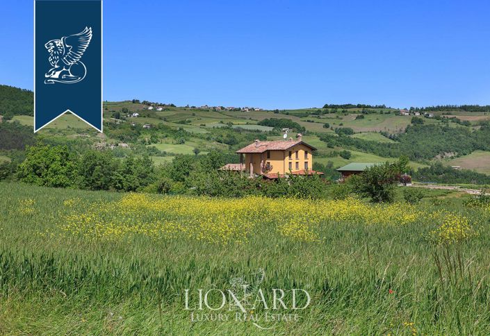 Image No.20-14 Bed Farmhouse for sale