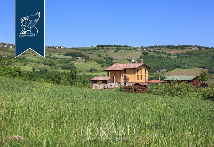 Image No.22-14 Bed Farmhouse for sale