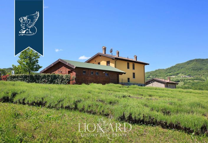 Image No.23-14 Bed Farmhouse for sale