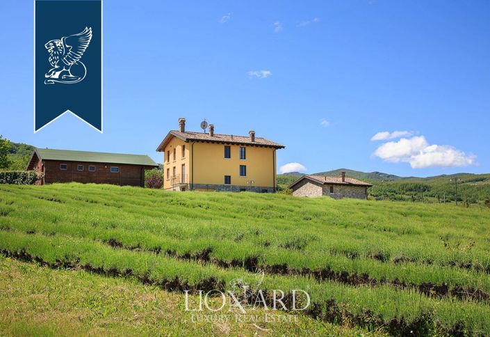 Image No.24-14 Bed Farmhouse for sale