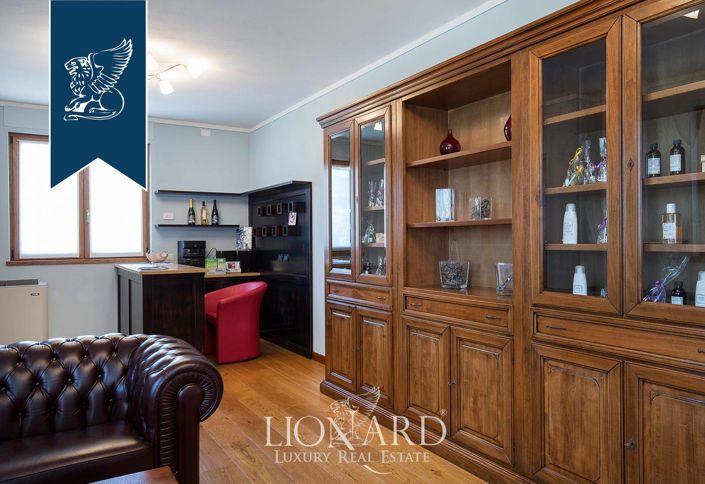 Image No.27-14 Bed Farmhouse for sale