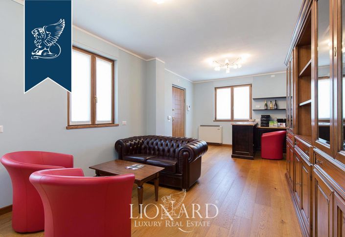 Image No.28-14 Bed Farmhouse for sale