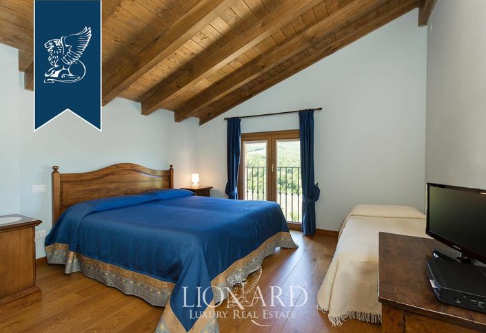 Image No.31-14 Bed Farmhouse for sale