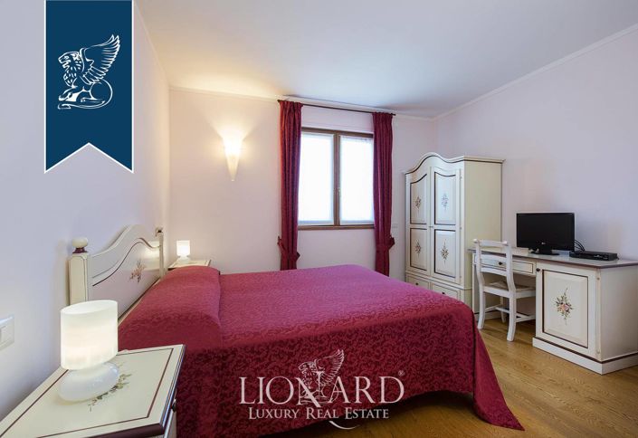 Image No.34-14 Bed Farmhouse for sale