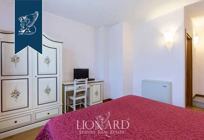 Image No.35-14 Bed Farmhouse for sale