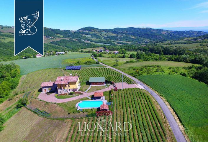 Image No.41-14 Bed Farmhouse for sale